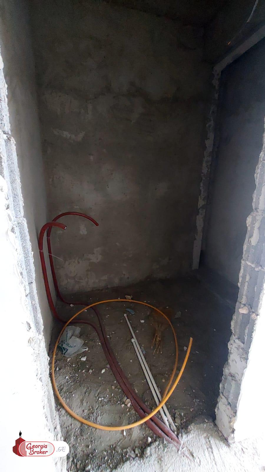 იყიდება ახალი აშენებული 4 ოთახიანი ბინა  ვაშლიჯვარში